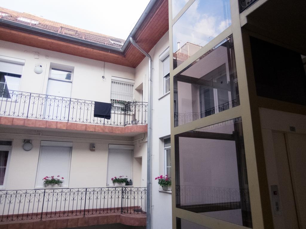 בודפשט Goldcentral Apartment Grand Boulevard מראה חיצוני תמונה